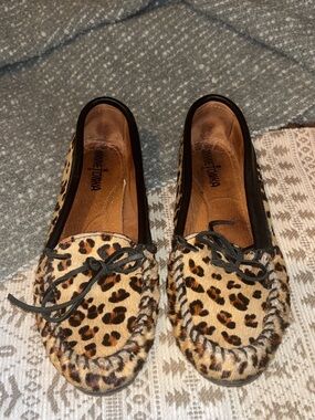 Minnetonka Leopard-Print Moccasin Loafers - Brown & Black